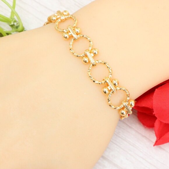 "Trendy Handmade Bracelet – A Thoughtful Gift for Girls & Women | UNVRC1614 - Picture 2 of 10